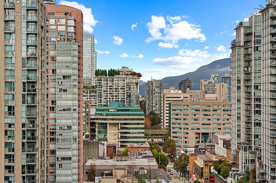 2408 909 Mainland Street Vancouver, BC - 25
