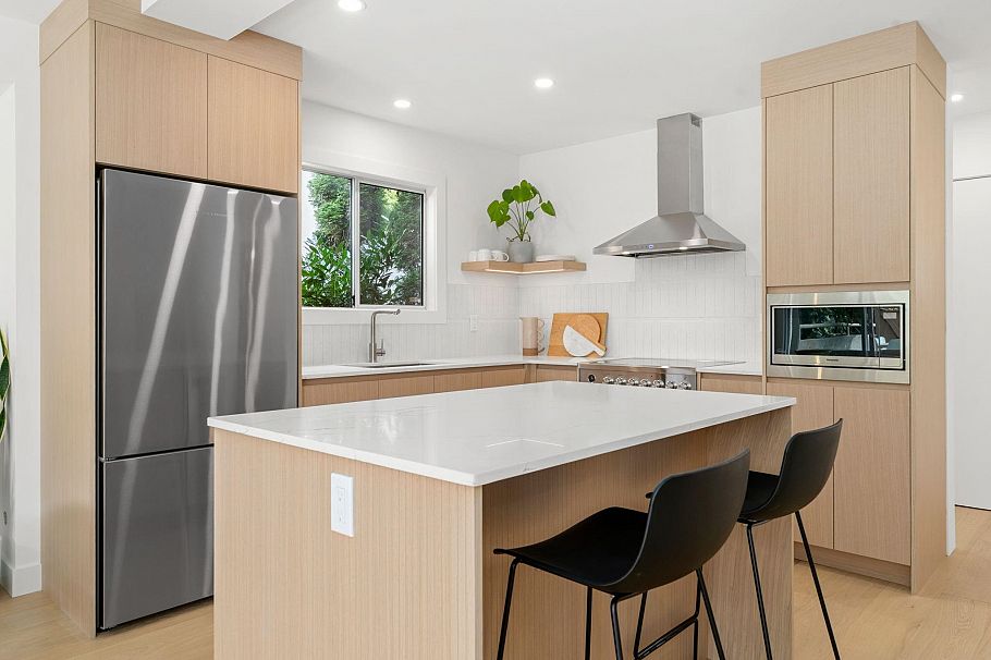 18 901 W 17th Street North Vancouver, BC - 29