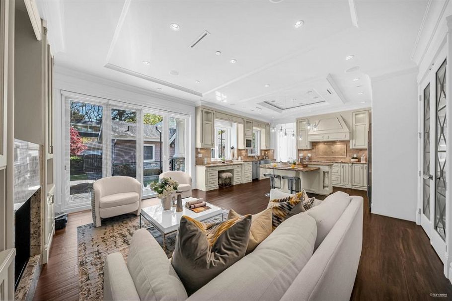 3176 W 35th Avenue Vancouver, BC - 11