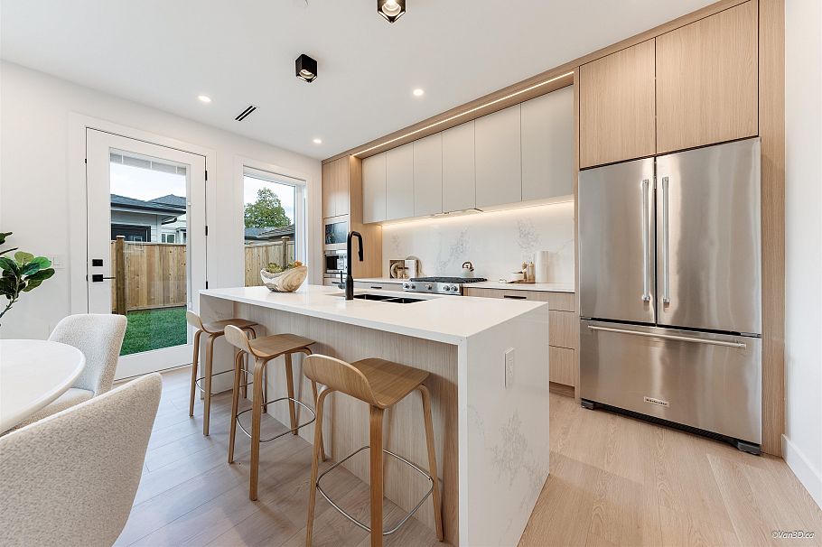 2 3121 E 46th Avenue Vancouver, BC - 7