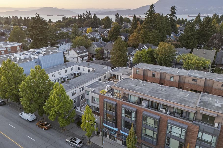 211 1961 Collingwood Street Vancouver, BC - 38