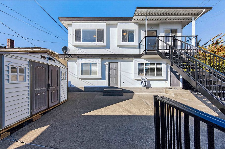 392 E 63rd Avenue Vancouver, BC - 37