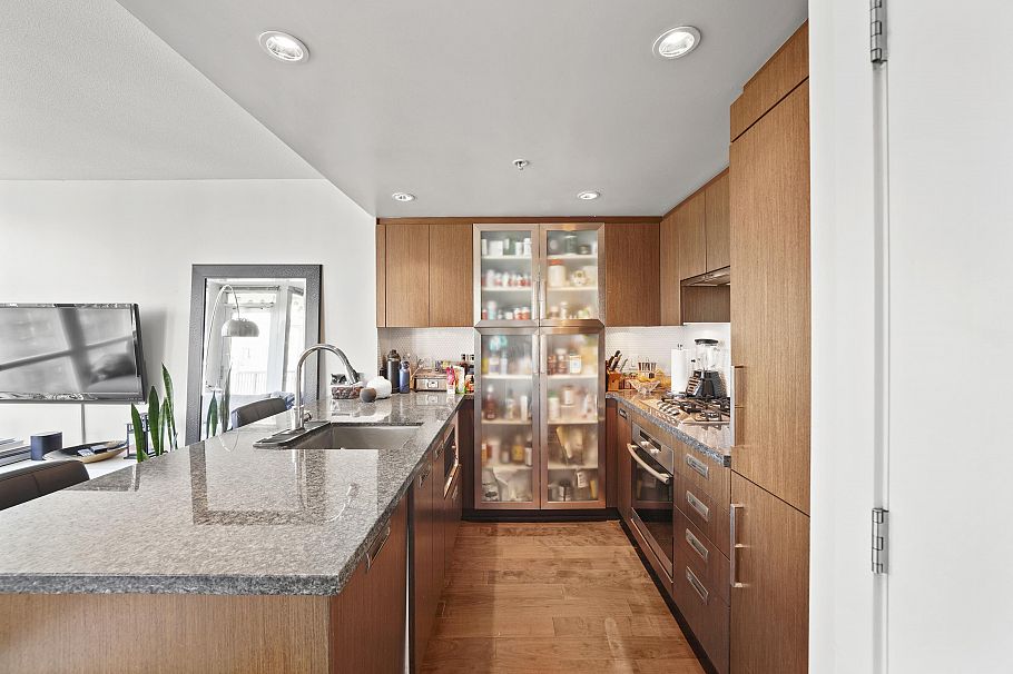 1708 1055 Richards Street Vancouver, BC - 11