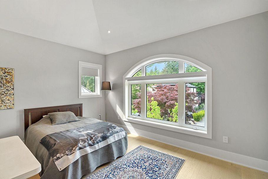 4172 Doncaster Way Vancouver, BC - 16