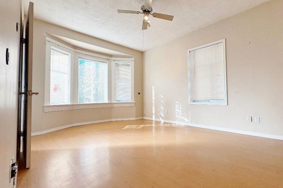 3034 Glen Drive Vancouver, BC - 9