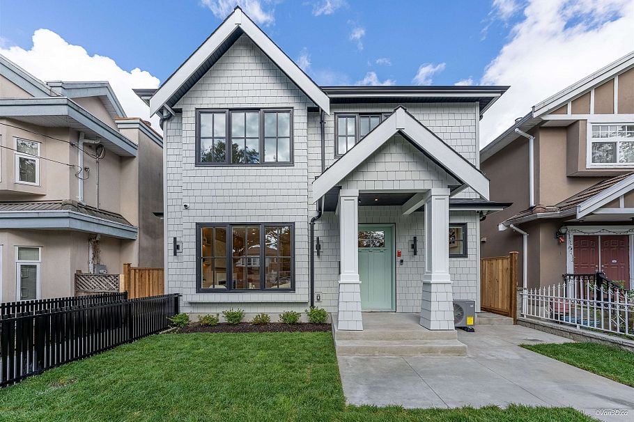 1 3121 E 46th Avenue Vancouver, BC - 1