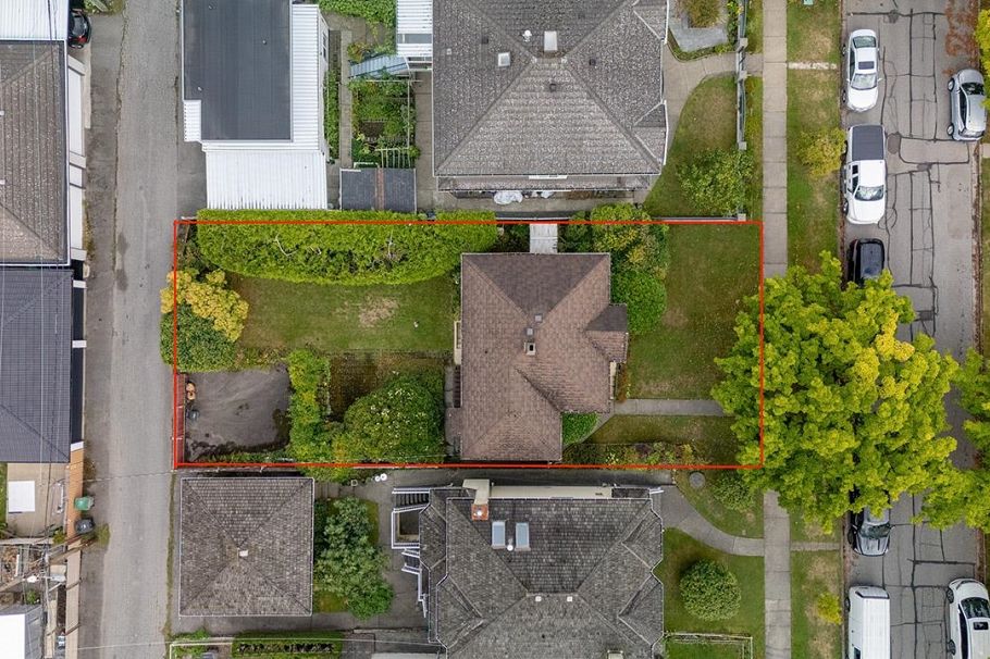 4805 Inverness Street Vancouver, BC - 4