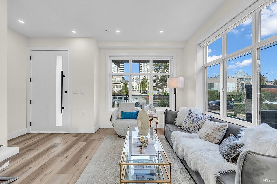 514 W 60th Avenue Vancouver, BC - 5