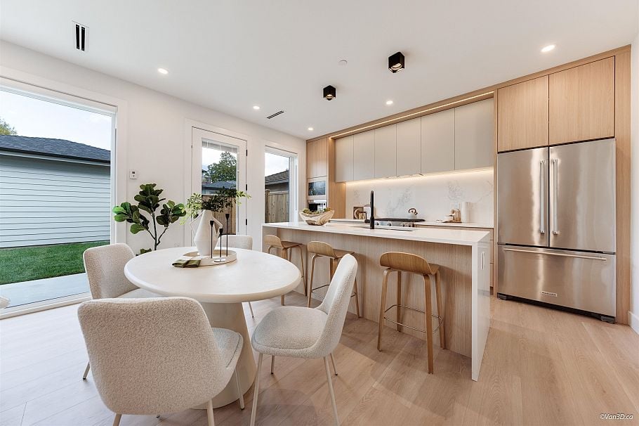 2 3121 E 46th Avenue Vancouver, BC - 8