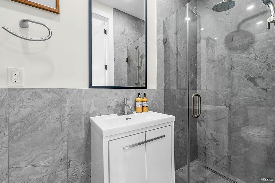 514 W 60th Avenue Vancouver, BC - 7