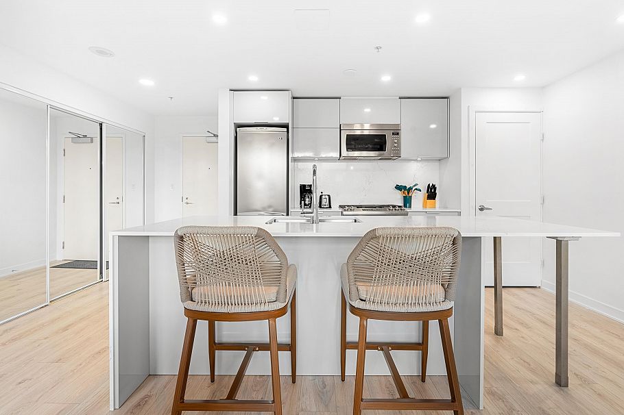 801 128 W Cordova Street Vancouver, BC - 1