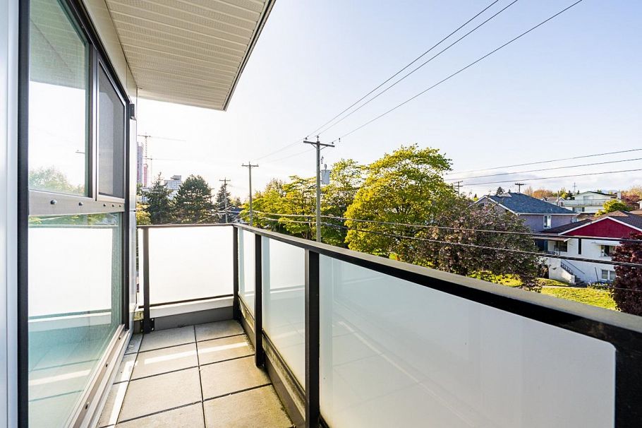 158 W Woodstock Avenue Vancouver, BC - 20