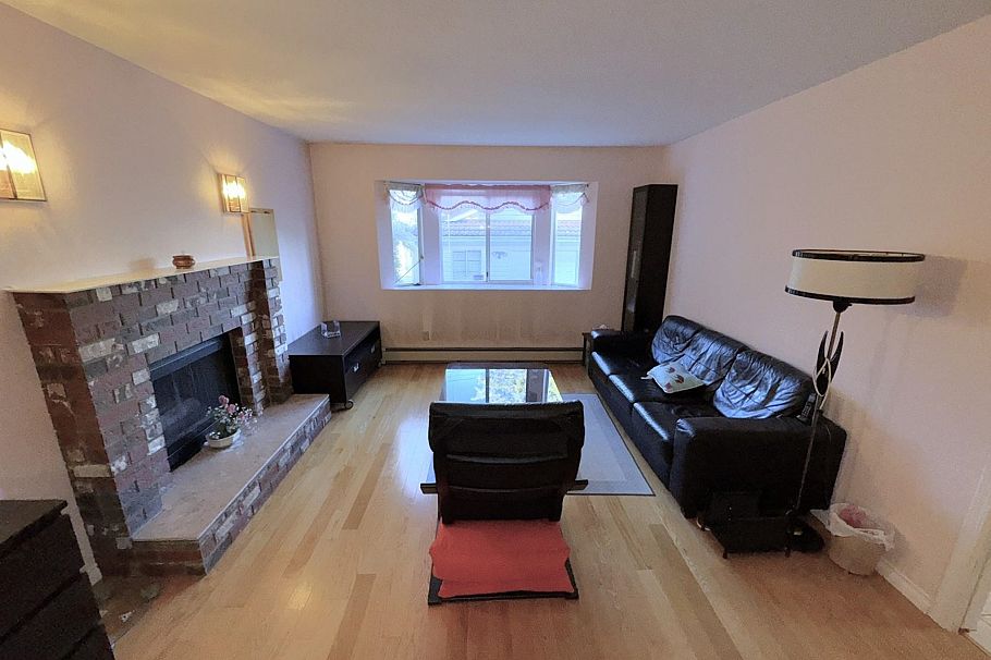 963 E 11th Avenue Vancouver, BC - 3