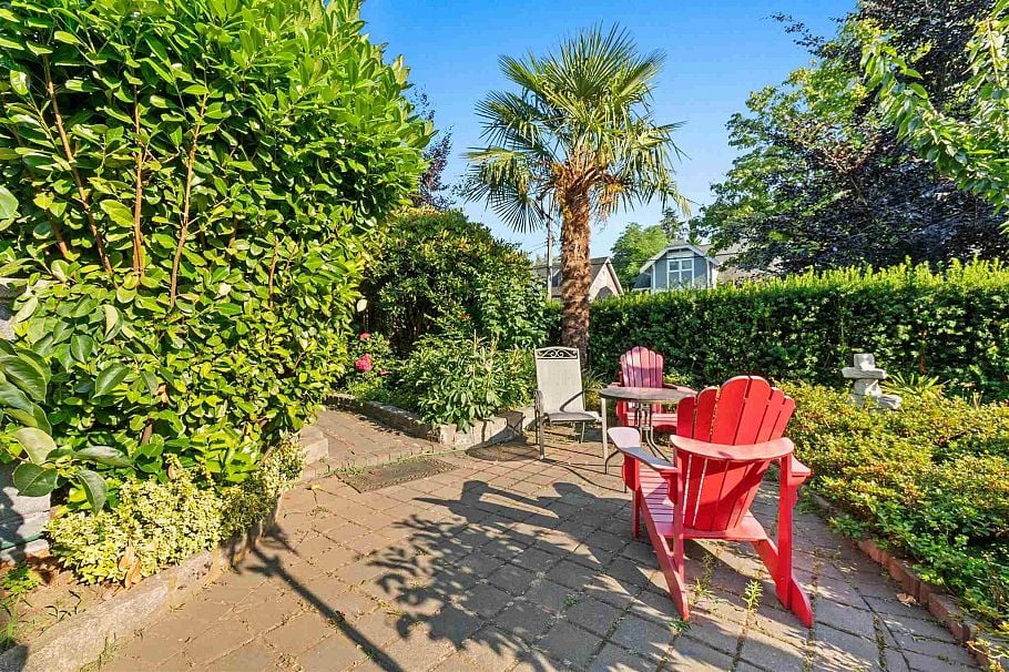 345 W 13th Avenue Vancouver, BC - 5