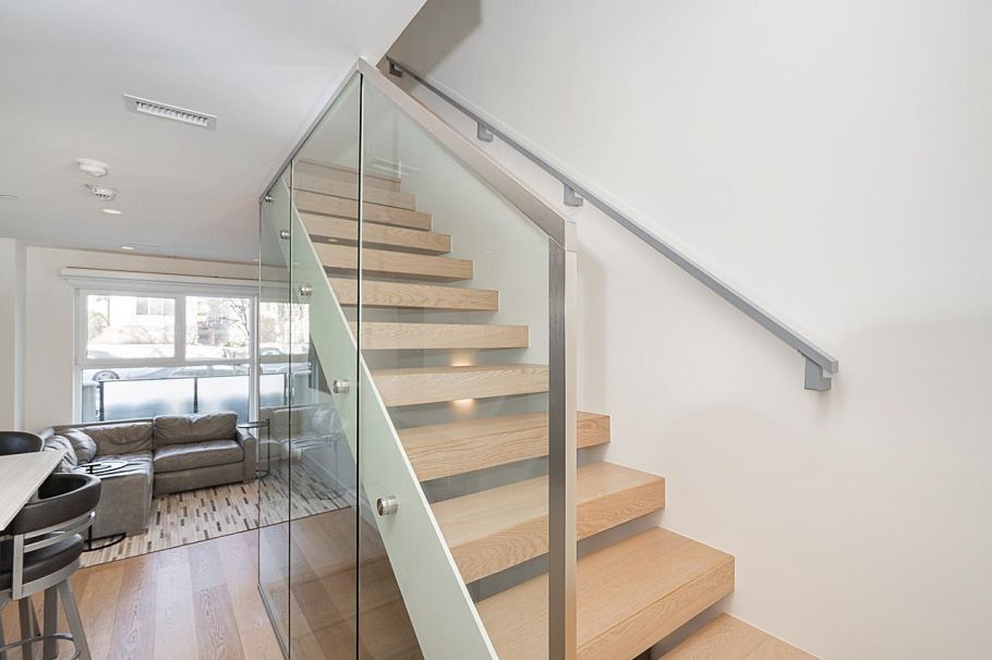 158 W Woodstock Avenue Vancouver, BC - 17