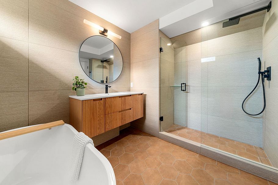 18 901 W 17th Street North Vancouver, BC - 25