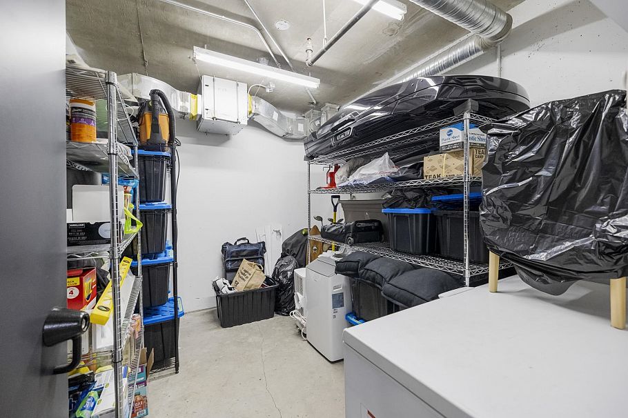 211 1961 Collingwood Street Vancouver, BC - 39