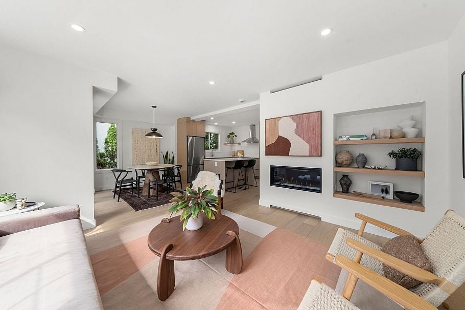 18 901 W 17th Street North Vancouver, BC - 9