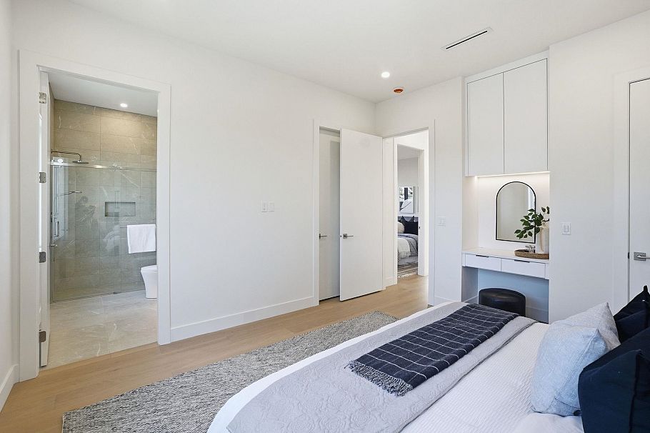 2 6141 Yew Street Vancouver, BC - 15