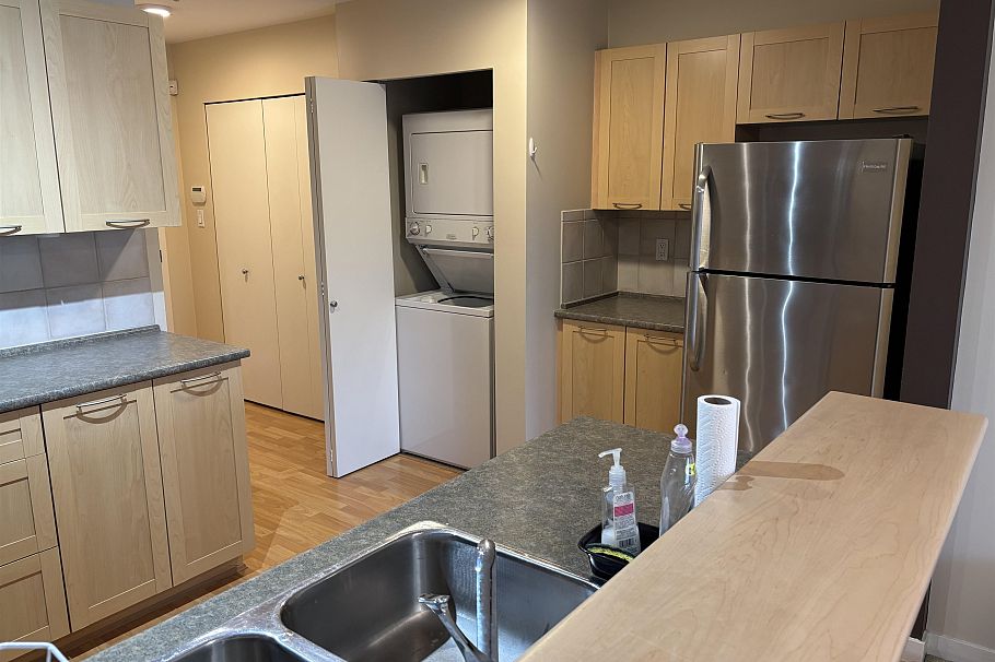 215 1503 W 65th Avenue Vancouver, BC - 5