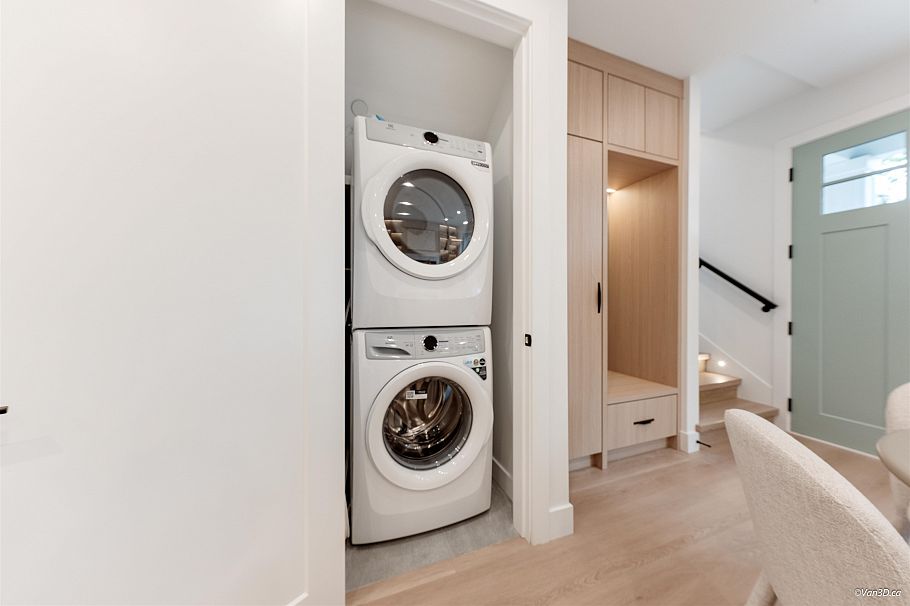 1 3121 E 46th Avenue Vancouver, BC - 18