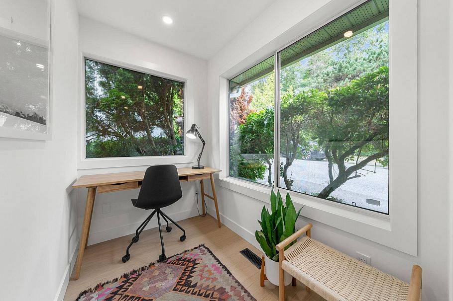 18 901 W 17th Street North Vancouver, BC - 16