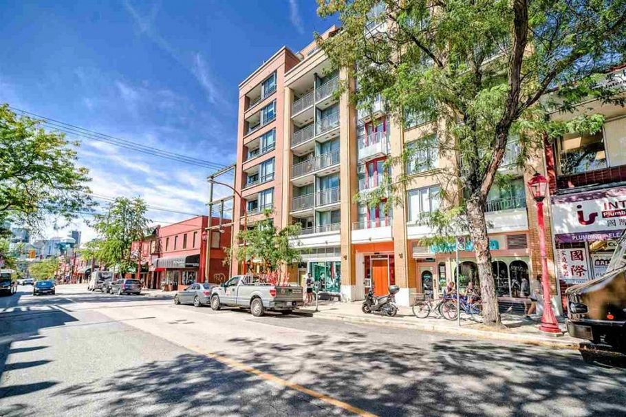 404 231 E Pender Street Vancouver, BC - 1