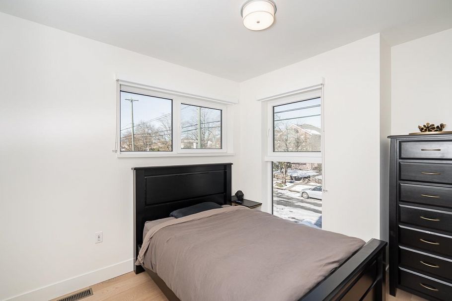 158 W Woodstock Avenue Vancouver, BC - 30