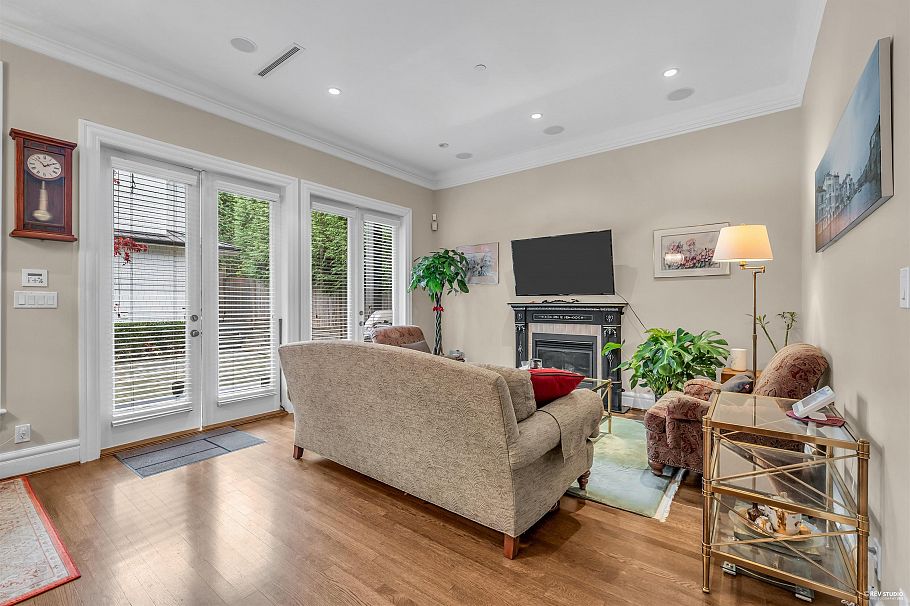 3522 W 27th Avenue Vancouver, BC - 2