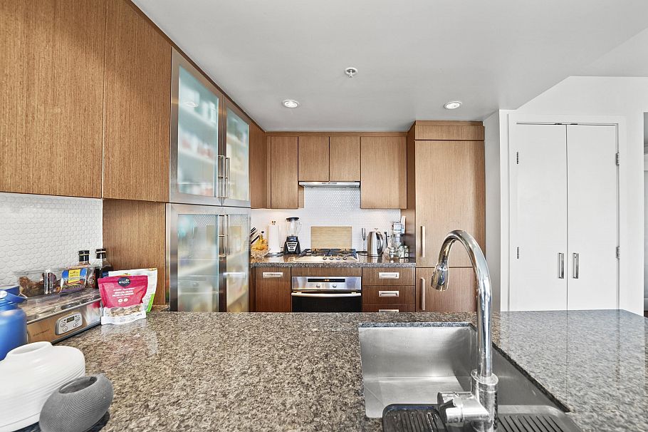 1708 1055 Richards Street Vancouver, BC - 10