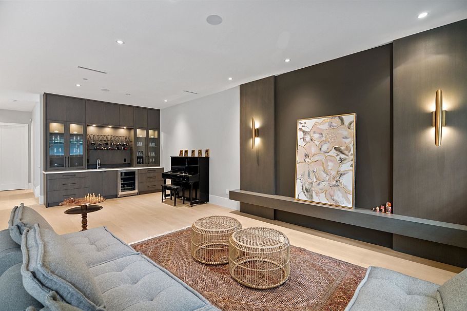 4172 Doncaster Way Vancouver, BC - 19