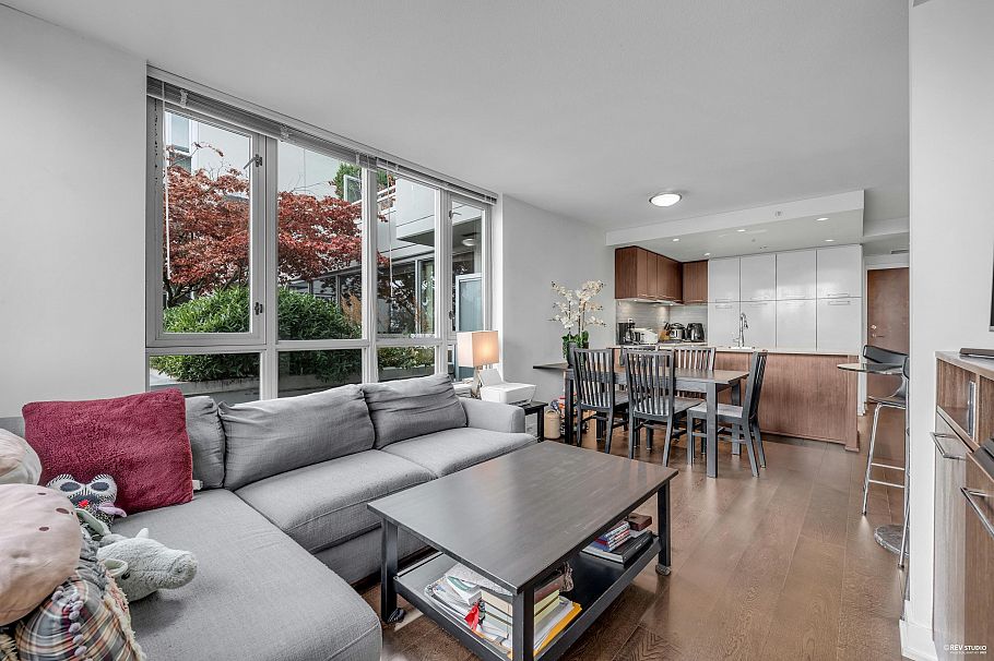 226 2008 Pine Street Vancouver, BC - 2