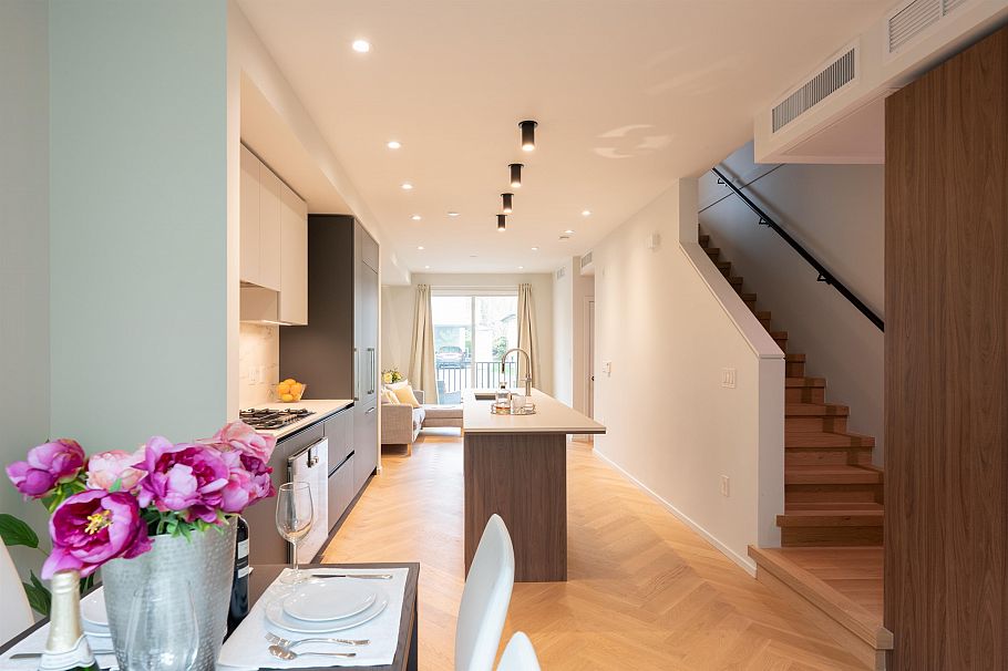 173 805 W 49th Avenue Vancouver, BC - 16