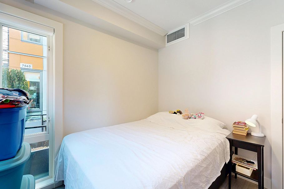 38 7567 Oak Street Vancouver, BC - 21