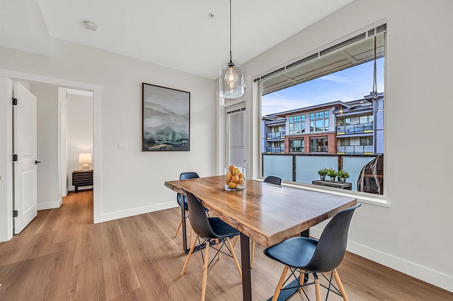 404 2632 Library Lane North Vancouver, BC - 24