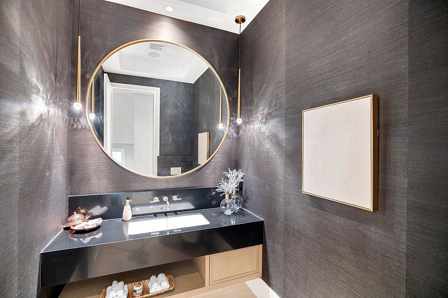 4172 Doncaster Way Vancouver, BC - 10