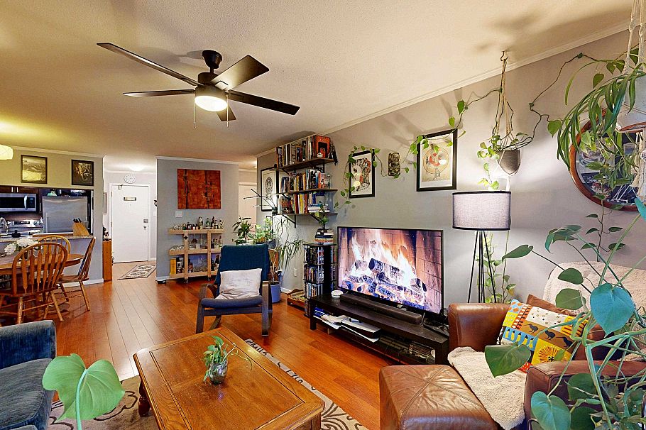 201 2222 Prince Edward Street Vancouver, BC - 1