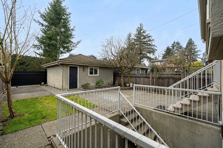 2716 W 42nd Avenue Vancouver, BC - 10