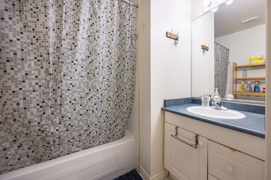 739 E 20th Avenue Vancouver, BC - 15