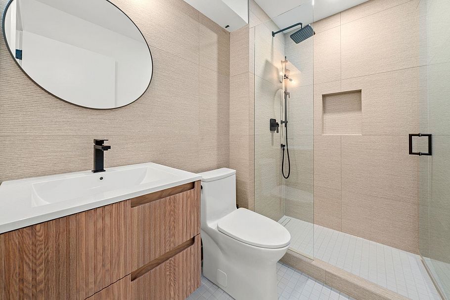 18 901 W 17th Street North Vancouver, BC - 32