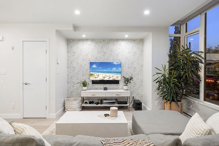 211 1961 Collingwood Street Vancouver, BC - 12