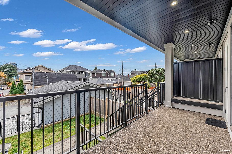 514 W 60th Avenue Vancouver, BC - 25