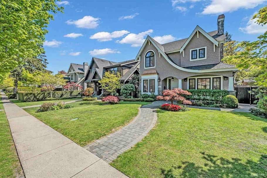 3176 W 35th Avenue Vancouver, BC - 1