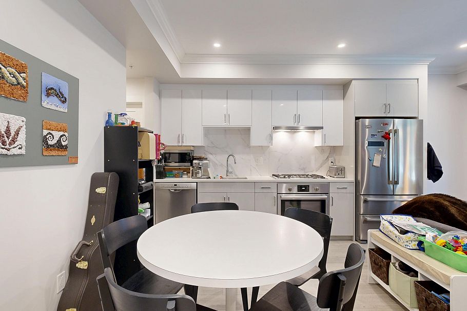 38 7567 Oak Street Vancouver, BC - 19