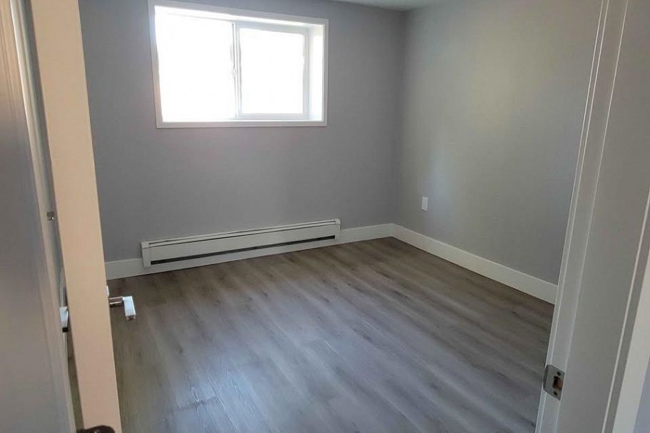 2456 E 19th Avenue Vancouver, BC - 11