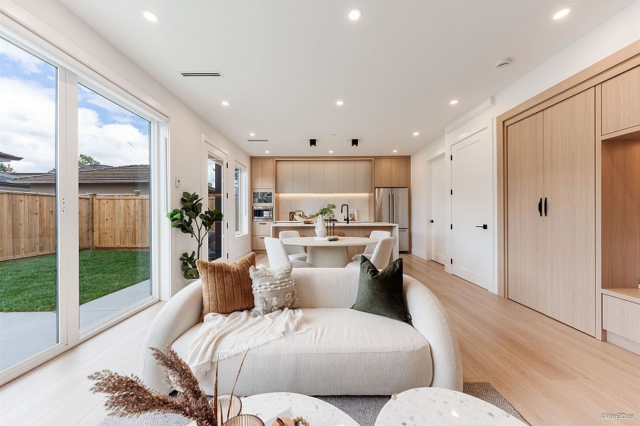 2 3121 E 46th Avenue Vancouver, BC - 13