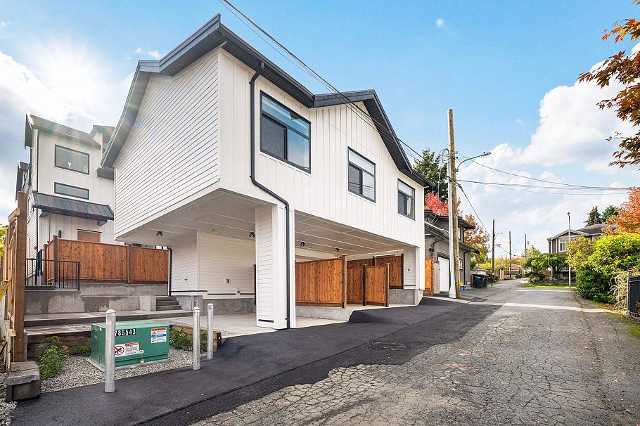 3 3065 Charles Street Vancouver, BC - 40