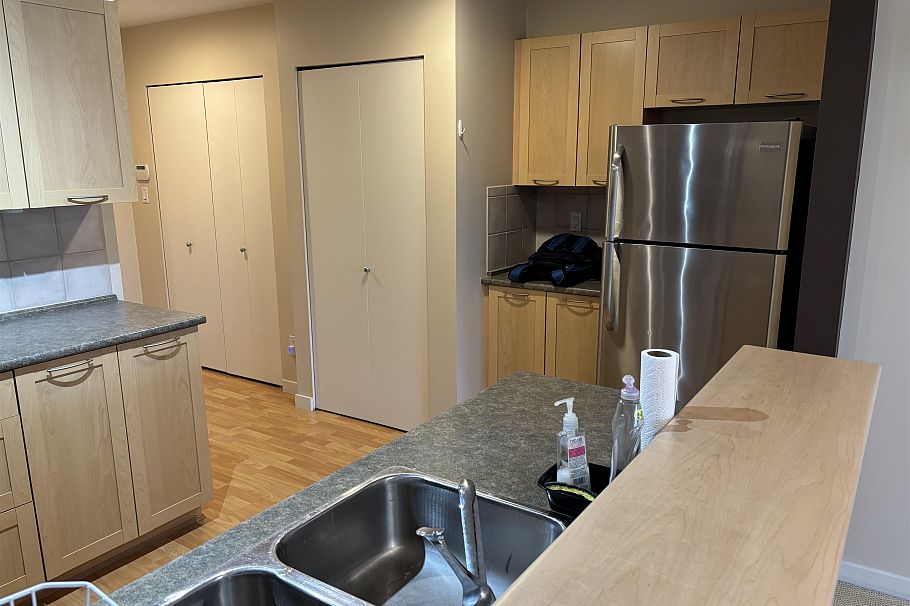 215 1503 W 65th Avenue Vancouver, BC - 8