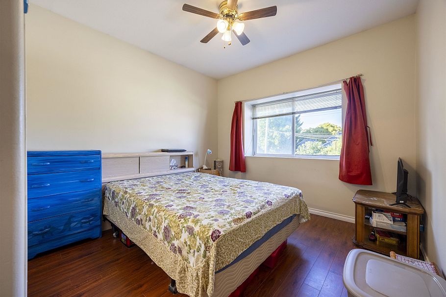 739 E 20th Avenue Vancouver, BC - 8