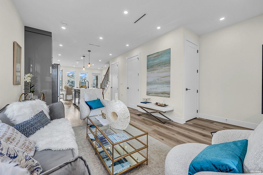 514 W 60th Avenue Vancouver, BC - 3